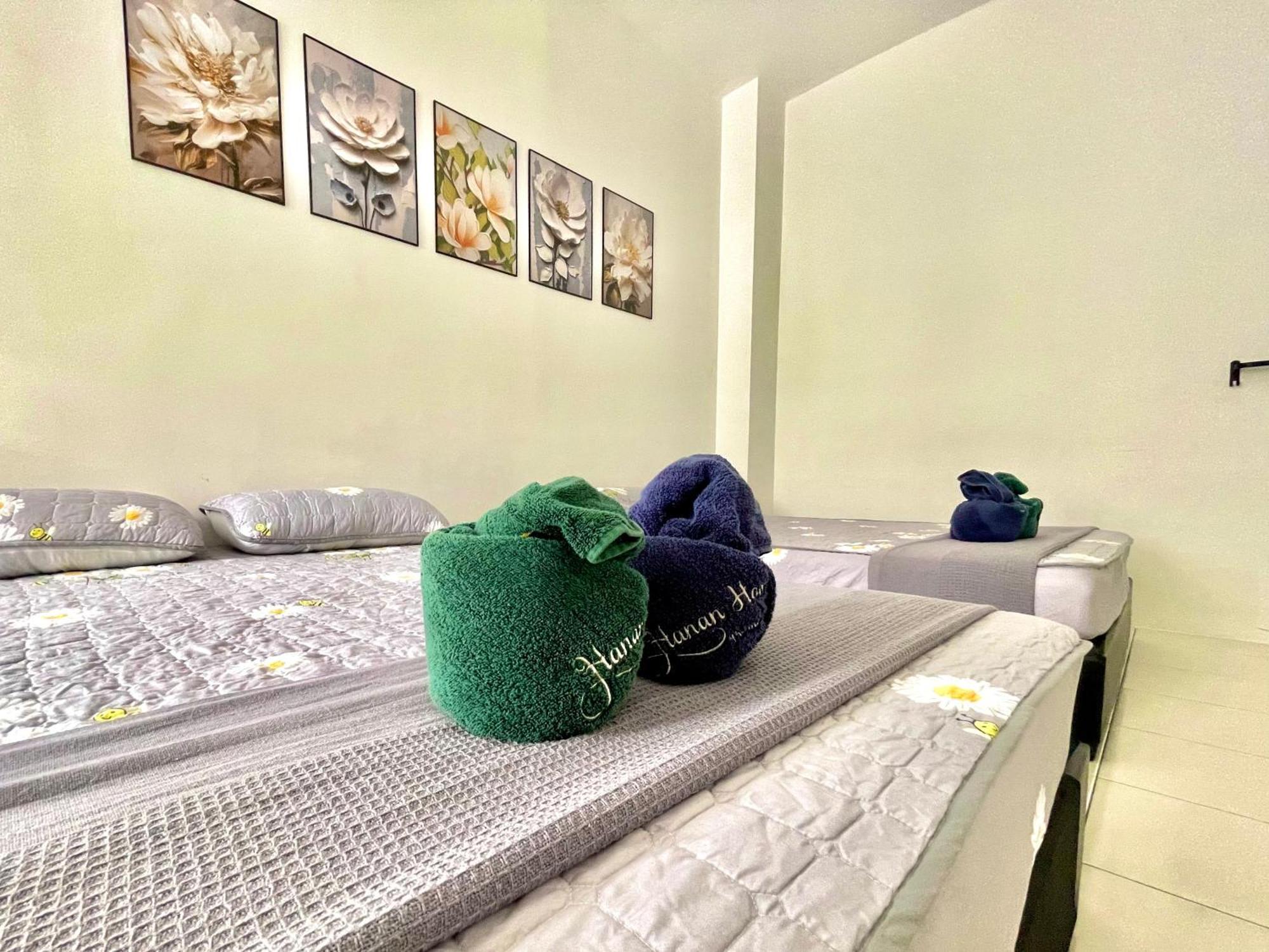 Hanan Homestay Klebang Ipoh With A View Of Mount Korbu, For Musl!M Only!! エクステリア 写真