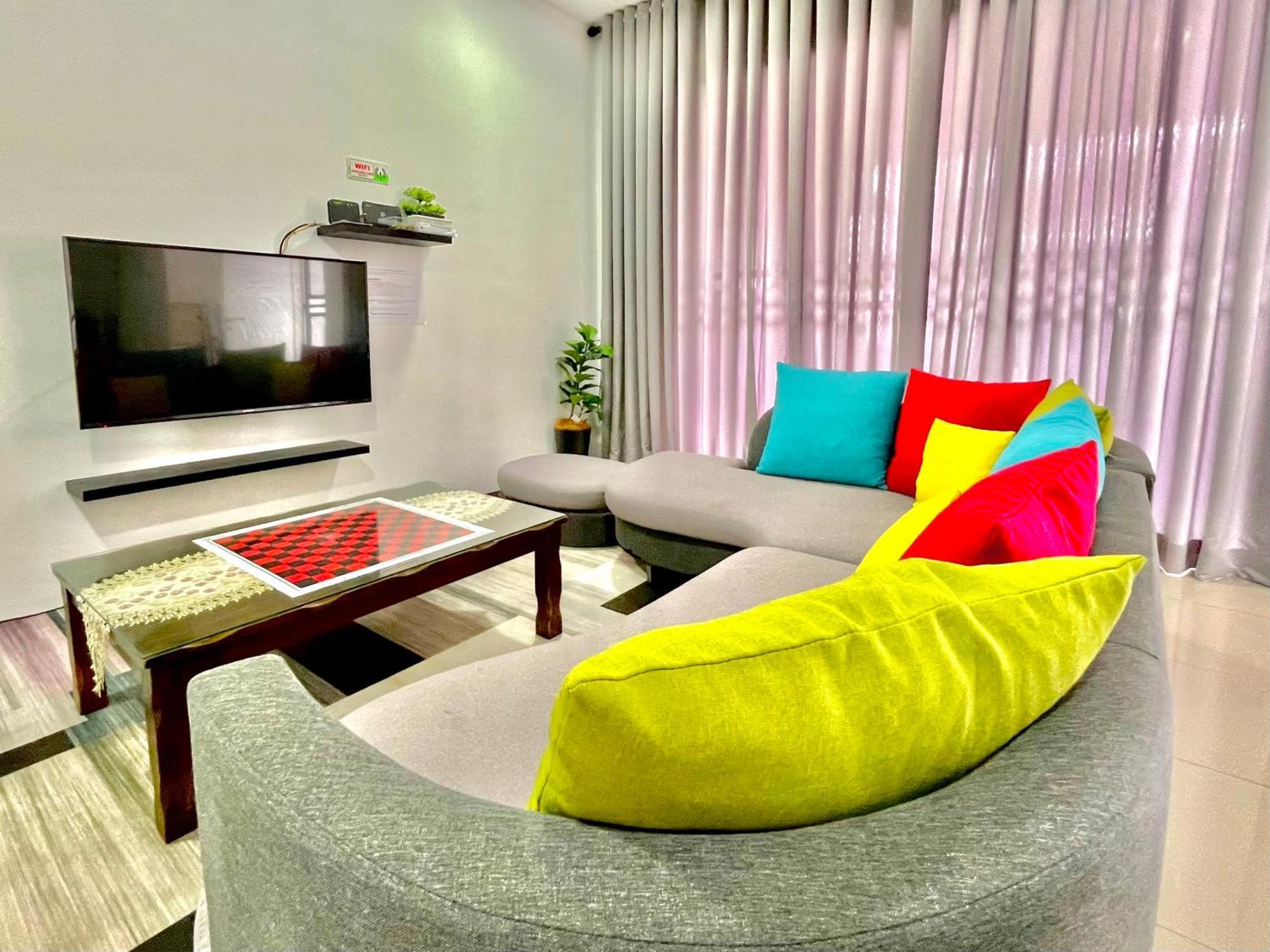 Hanan Homestay Klebang Ipoh With A View Of Mount Korbu, For Musl!M Only!! エクステリア 写真